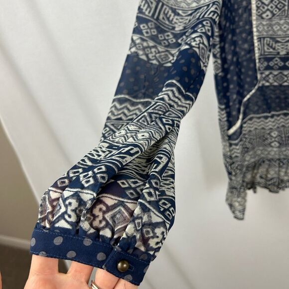 Long sleeve semi sheer boho/Aztec polkadot print blouse - Picture 5 of 10